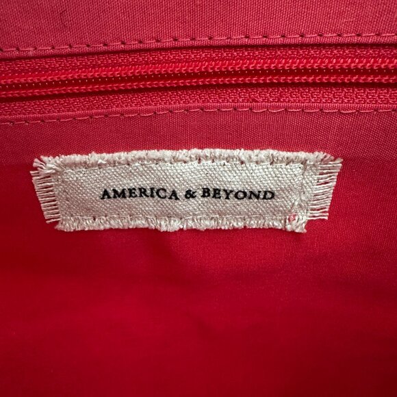 America and Beyond Embellished Tote w/ Two Pouches Chloe - Picture 3 of 4
